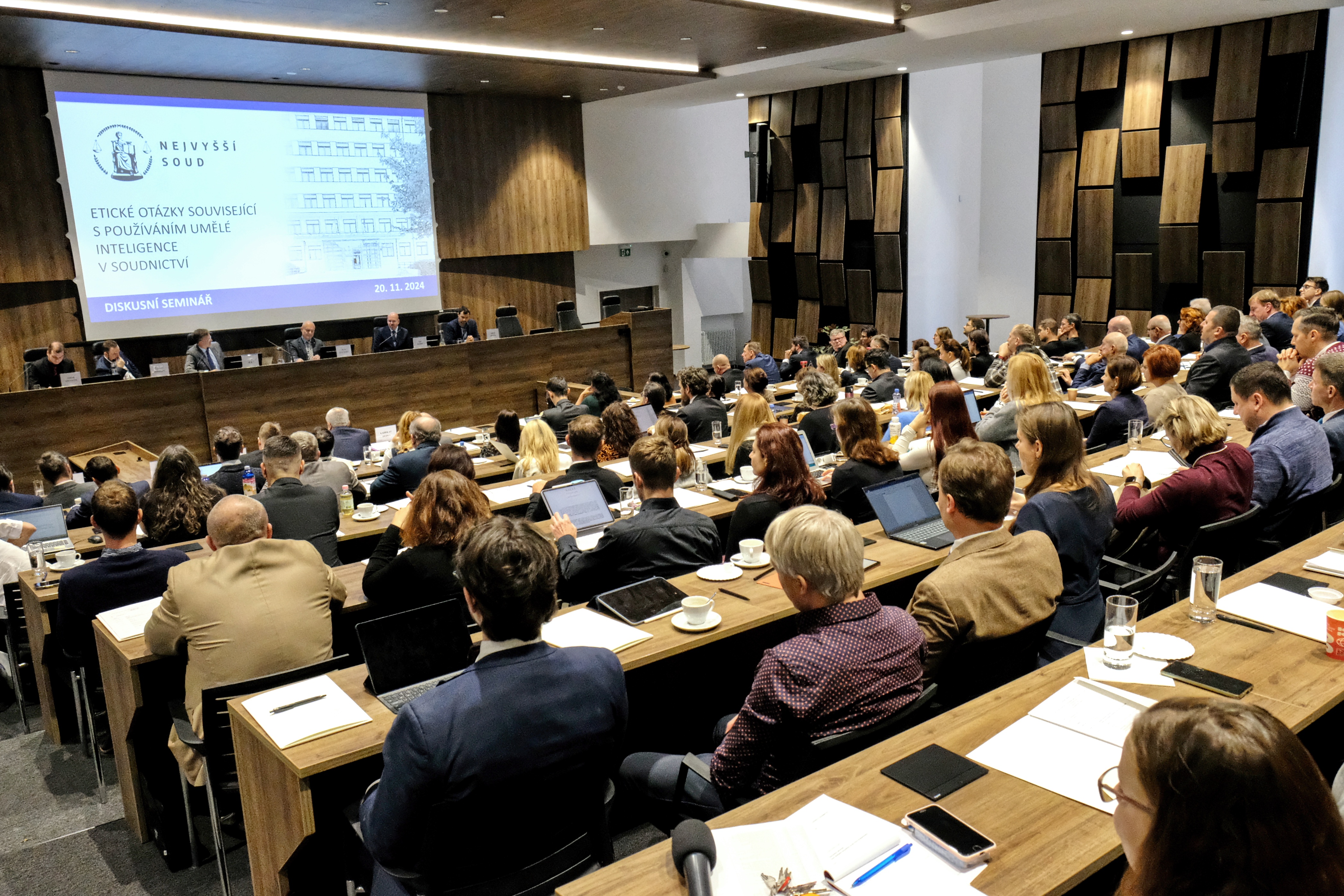 Kulatý stůl o etických otázkách souvisejících s používáním umělé inteligence v soudnictví, 26. 11.